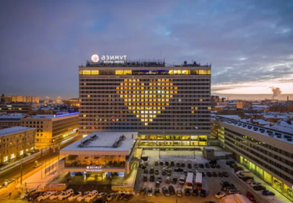 AZIMUT Hotels lights the hearts again