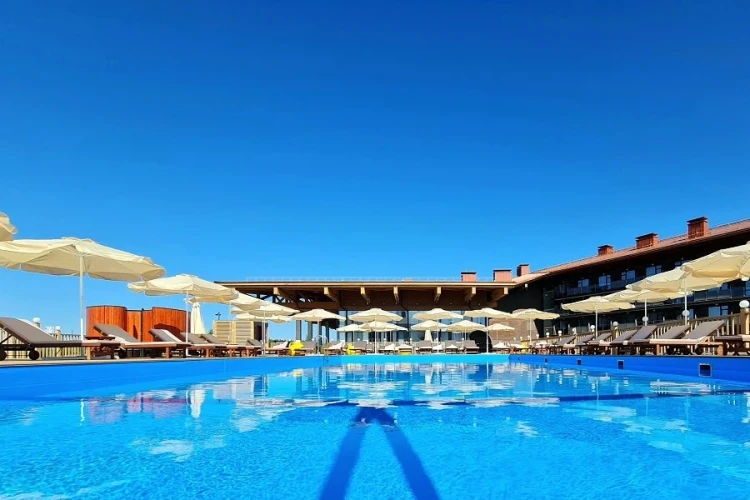 AZIMUT Hotels открывает бассейн в Переславле