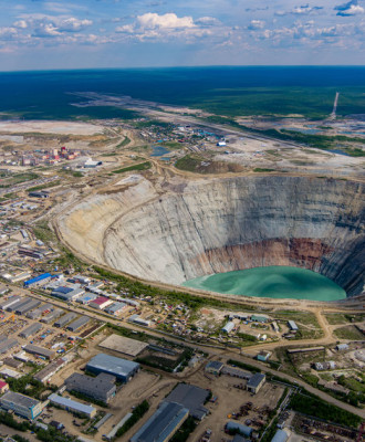 Мирный