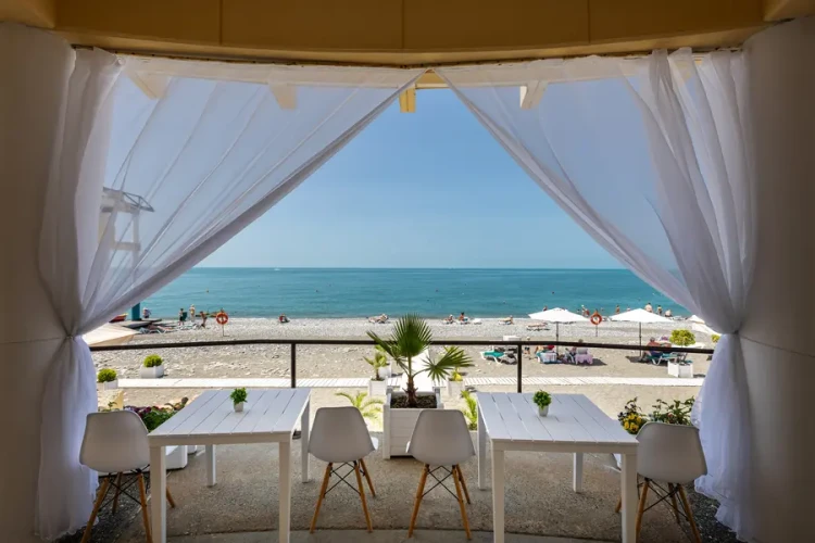 Пляж AZIMUT Здоровье Ивушка Сочи