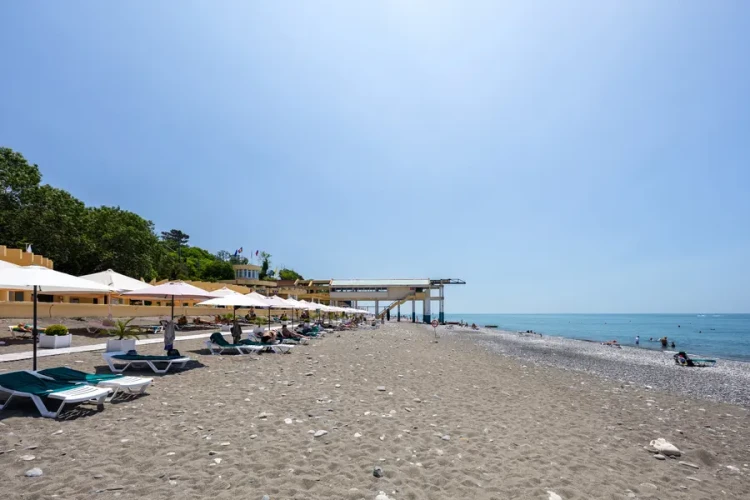 Пляж AZIMUT Здоровье Ивушка Сочи