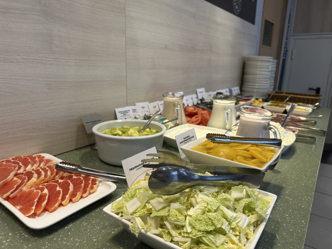 Шведский стол AZIMUT Отель Бауман Казань