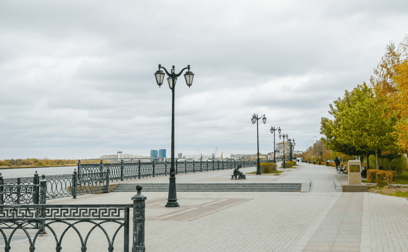 Центральная Набережная перед отелем