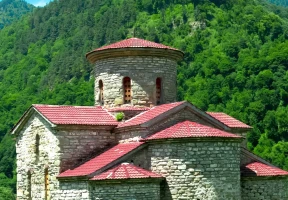 Кавказский Стоунхендж: какие тайны скрывает Нижне-Архызское городище