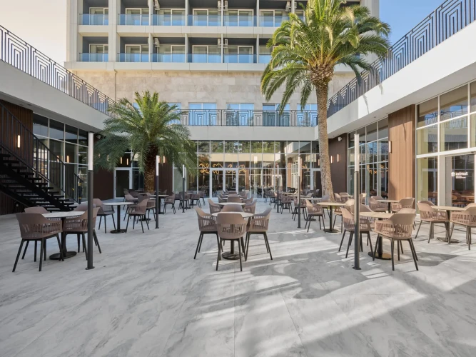 Парк Отель Виноградная Сочи. Рестораны и бары