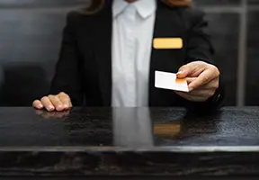 Внимание: ресепшен в 13 подъезде!
