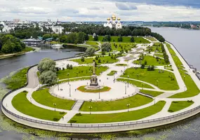 Bright summer in Yaroslavl