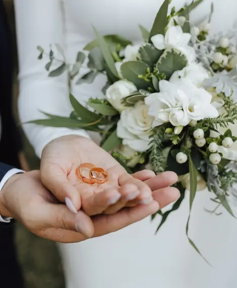 Outdoor wedding in country hotel