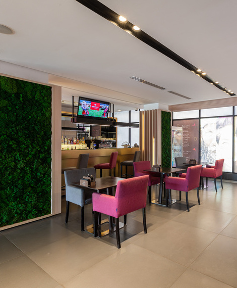 Lobby bar